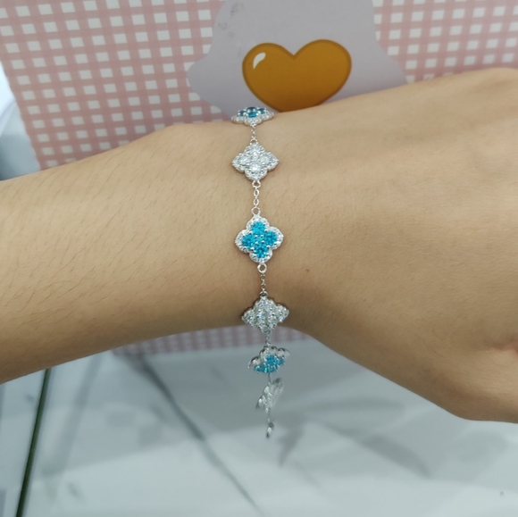 18k white gold baby blue diamond bracelet - Picture 6 of 10